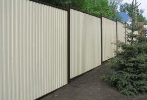 Забор из Профнастила с Полимерным покрытием "Под Ключ" 1.5 м. Белый