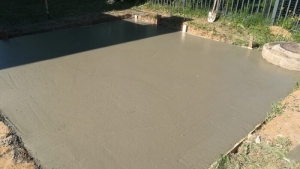 Заливка бетонной площадки 100 мм